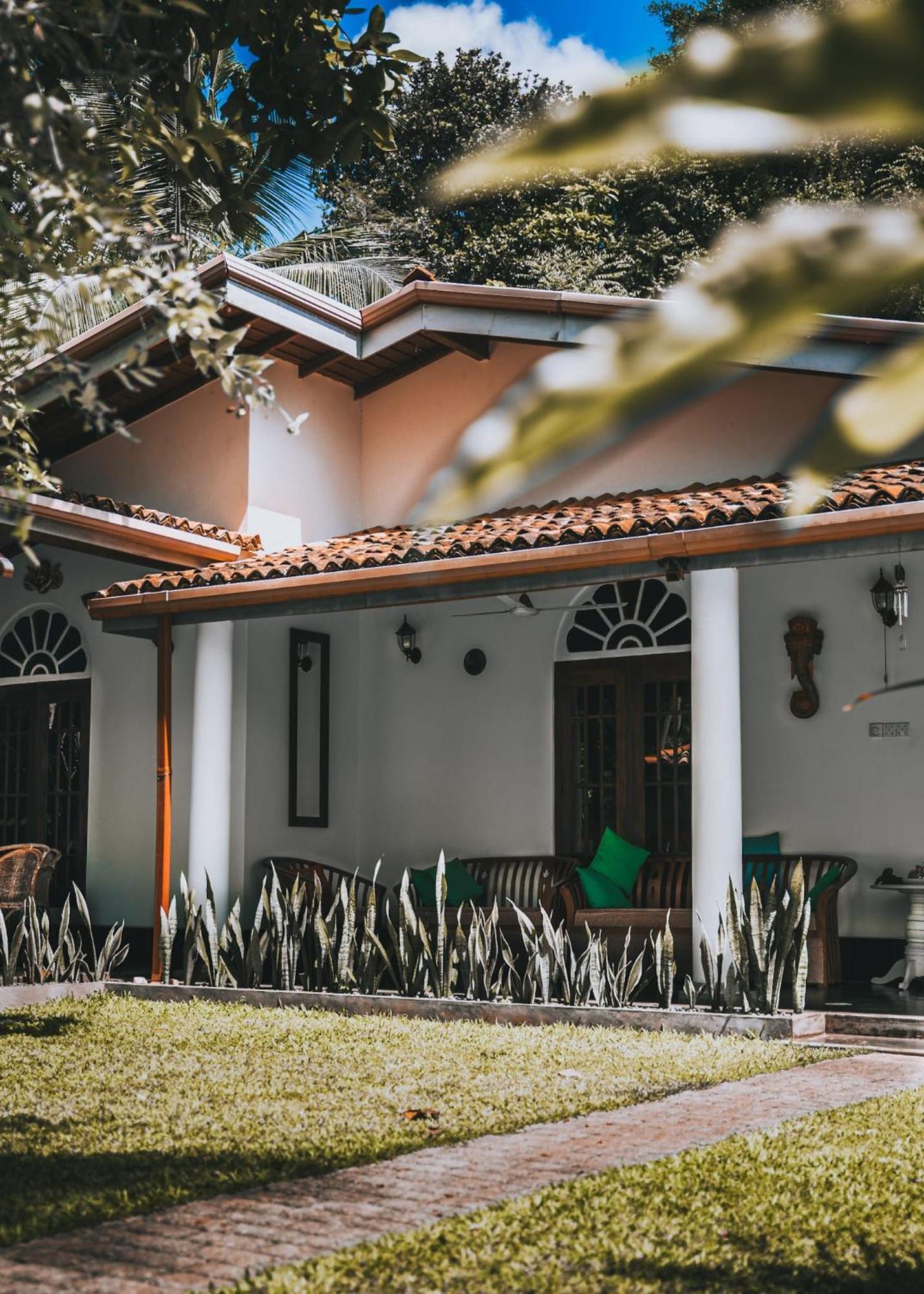 Villa Ali Unawatuna Luaran gambar